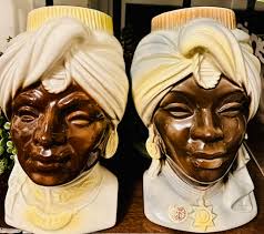 Showcase #165: Favorite pots. This is a recent acquisition made by Scott  Brough. It was fired in Riccardo Scott's minigama and was the sole survivor  of that firing. I'm not sure what