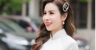 Cuộc sống của Hoa hậu Áo dài Hoàng Dung sau nửa năm định cư tại Mỹ ra sao? 