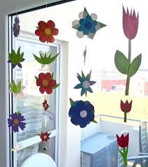 Blumengirlande Furs Fenster Pflanzen Basteln Meine Enkel U Basteln Fruhling Fensterdeko Blumengirlande Blumen Girlande