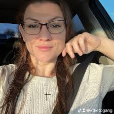 Blood in Bengal's stool with diarrhea concerns