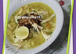 Sajian suwir ayam bisa anda buat dengan cita rasa pedas yang nikmat. Resep Soto Ayam Sederhana Bikin Ngiler Resepmasakan Web Id