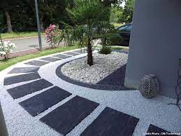 Sélectionnez une clôture de jardin en fonction de vos besoins. 40 Idees De Devanture Maison En 2021 Amenagement Jardin Amenagement Paysager Decoration Jardin Exterieur