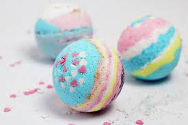 Wer sich viel zeit nehmen möchte, kann ein ganz besonderes winterliches. Diy Badebomben Selber Machen Einfache Diy Anleitung