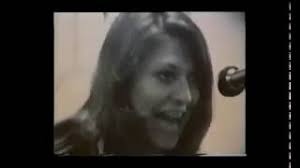 A la huelga Julia León