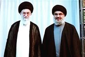 سید حسن نصرالله (زاده ۳۱ اوت ۱۹۶۰ در صور) روحانی شیعه و دبیرکل حزب‌الله لبنان است. ÙˆØ§Ú©Ù†Ø´ Ú©Ø§Ø±Ø¨Ø±Ø§Ù† Ø¨Ù‡ ØªØµÙˆÛŒØ± ØªØ§Ø²Ù‡ Ù…Ù†ØªØ´Ø± Ø´Ø¯Ù‡ Ø§Ø² Ø³ÛŒØ¯ Ø­Ø³Ù† Ù†ØµØ±Ø§Ù„Ù„Ù‡ Ø¯Ø± Ú©Ù†Ø§Ø± Ø±Ù‡Ø¨Ø± Ø§Ù†Ù‚Ù„Ø§Ø¨ Ù†ÛŒÙˆØ²ÛŒÙ†