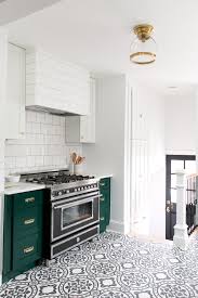 Beadboard Hood To Match Beadboard Backsplash Green Kitchen Cabinets Kitchen Interior Interior Design Kitchen