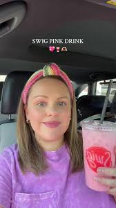 Healthier (& tastier) pink drink!💞🥤@Swig #swig #swigdrinks #summerdrink  #flavoredwater #waterrecipe #refreshingdrinks #pinkdrink