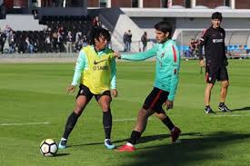 O futebol, também referido como futebol de campo, futebol de onze e, controversamente, futebol associado (em inglês: Treino De Portugal Na Cidade Do Futebol Photos Leballonrond Fr