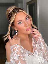 Lisa Stecker Luxury bridal Make-up Artist & Coach for Artists  (@lisa_ly_make_up) • Instagram photos and videos