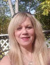 Darlene Simons's Instagram, Twitter & Facebook