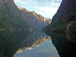 Fjords is one of the attractions of the scandinavian countries, long sea bays with beautiful nature, islands, nice houses on the ban. Www Hurra Nyaralunk Hu Sites Default Files Utaz
