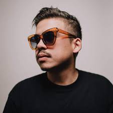 Wing Mok's Instagram, Twitter & Facebook