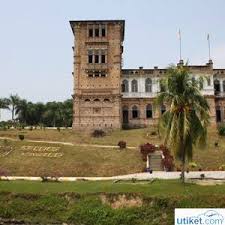 Bangunan bersejarah di perak ini dibangun pada tahun 1913 di masa pemerintahan sultan perak ke 28 yaitu sultan idris murshidul adzam shah i dan terletak di usianya lebih dari 300 tahun dan dulunya merupakan tempat penyimpanan bijih timah yang diambil dari negeri perak, dan sekaligus. Kellies Castle Ipoh Utiket