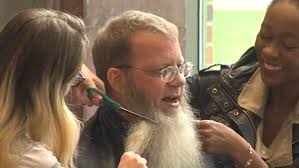 Iowa professor shaves beard in effort to beat cancer