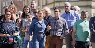 There are so many things to do, you may want to stay an extra week or so to experience them all. Deutsch Les Landes Deutsch Franzosische Comedy Bei Magenta Tv