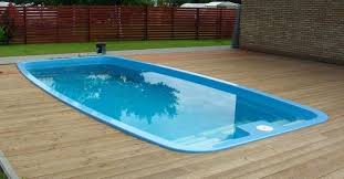Desain kolam renang dengan mini garden. Harga Kolam Renang Fiberglass Yang Berkualitas