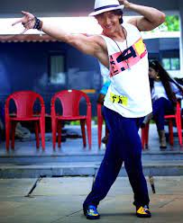 Videoklip Chal Wahan Jaate Vk In 2021 Tiger World Tiger Shroff Bollywood Outfits