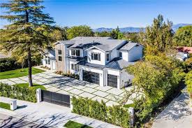 Tarzana is a neighborhood in the city of los angeles in the san fernando valley and one of the 272 neighborhoods in mapping l.a., the los angeles times' resource for boundaries, demographics. 19173 Wells Dr Tarzana Ca 91356 Realtor Com