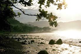 #14 gambar mewarna pemandangan tepi pantai dan rumah api. 14 Tips Fotografi Pantai Yang Bikin Karyamu Keren Garis Warna