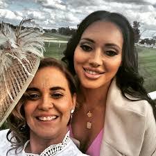 Leanne Sanders's Instagram, Twitter & Facebook