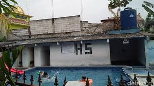 Adapaun info harga tiket kolam renang tirta agung ciputat bisa anda lihat di bagian bawah tulisan ini. Polisi Juga Cek Kolam Renang Umum Di Samping Rumah Jazuli Juwaini