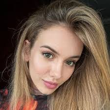 Cristina Wilkinson's Instagram, Twitter & Facebook