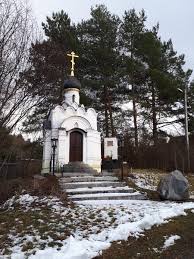 Деревянная церковь действует престолы казанской иконы божией матери год постройки 2003 адрес 141250, россия, московская область, пушкинский район, д.мураново проезд на автомобиле 35 км от мкад по ярославскому шоссе (поворот на мураново), далее 10 км по. Chasovnya Kazanskoj Ikony Bozhiej Materi V Shishimorovo Mozhajsk Moskovskaya Oblast