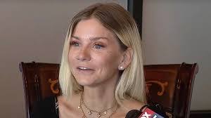 Tara Lawson's Instagram, Twitter & Facebook