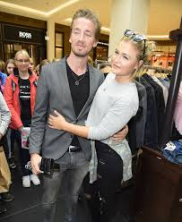 Find the perfect sophia thiel launches her new tv show fitness diaries in berlin stock photos and editorial news pictures from getty images. Sophia Thiel Dieser Mann Halt Ihr Den Rucken Frei