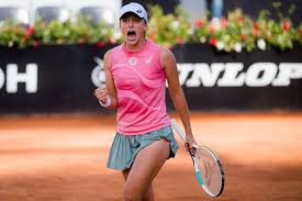 Tytułów w grze pojedynczej bronić będą angelique. Iga Swiatek Serene As Questions Linger Over French Open Rivals