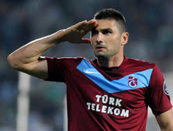 Süper lig'in 10.haftasında oynanacak antalyaspor deplasmanında burak yılmaz'ın forma giymesi bekleniyor. Burak Yilmaz Ustune Katliyor