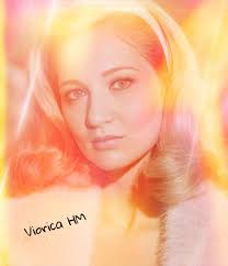 Mira Nedyalkova @mmirabilia.artwork