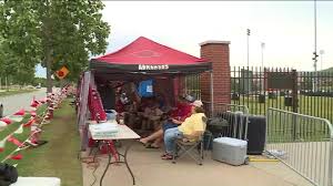 Check out the latest razorback news and recruiting information as we dive head first into our fall camp primer. Hog Fans Camp Outside Of Baum Walker Stadium For Super Regionals 5newsonline Com