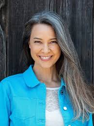 Hire Anna May, Comic