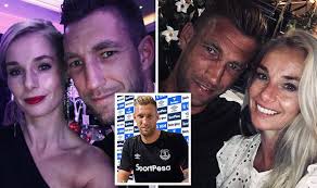 There are 2 professionals named kim stekelenburg, who use linkedin to exchange information, ideas, and opportunities. Who Is Everton Goalkeeper Maarten Stekelenburg S Wife Kim Do They Have Children Celebrity News Showbiz Tv Express Co Uk