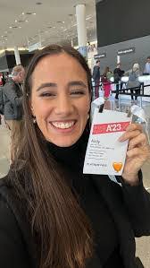 Andy Robert's Instagram, Twitter & Facebook