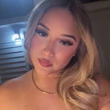 Mallory Teague's Instagram, Twitter & Facebook