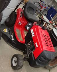 The cub cadet xt1 lt42 is powered by a kohler single cylinder 541 cc engine. Huskee Lawn Tractor 12 5 Hp Briggs Engine Lt 3800 38 Cutting Width 6 Speed Twin Blade Needs Battery Seat Needs To Be Fixed Will Run If Jump Started Come Preview Sells As Is Looks