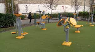 A google ingyenes szolgáltatása azonnal lefordítja a szavakat, kifejezéseket és weboldalakat a magyar és több mint 100 további nyelv kombinációjában. New Fitness Park At Markusovszky Square Free Sport Parks Blog