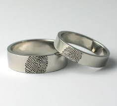 How Sweet A Fingerprint Wedding Ring His And Hers Obruchalnye Kolca Yuvelirnye Ukrasheniya Kolca