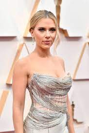 Born november 22, 1984) is an american actress and singer. Scarlett Johansson Gives Birth First Child With Colin Jost