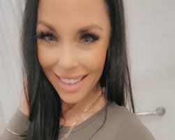 Kori Davidson's Instagram, Twitter & Facebook