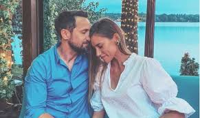 Dani si gabriela prisăcariu, o superbă domnișoară de 28 de ani, model de succes, care în anul 2015 a câștigat concursul „supermodels by cătălin botezatu, au o relatie si au implinit 2 ani. Gabriela Prisacariu In Pat Cu Altcineva Cum S A Scuzat In FaÈ›a Lui Dani OÈ›il Stai Prea Mult La FilmÄƒri Impact