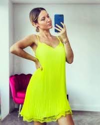 Frumoasa blondină se află în grecia unde se relaxează şi profită din plin de vremea călduroasă. Nicoleta Ispita De La Insula Iubirii AdevÄrul Despre Presupusa SarcinÄ PierdutÄ