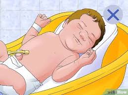 Line the tub or sink with a clean towel. 5 Ways To Bathe A Newborn Wikihow Mom