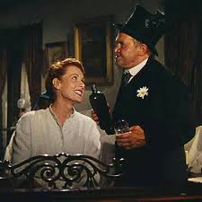 The Quiet Man Maureen O Hara And Barry Fitzgerald They Are Celebrating Having Just Struck A Bargain The Quiet Man John Wayne Movies Movie Stars
