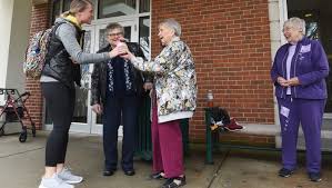 Seniors commit random acts of kindness