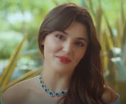 Hande erçel, sen çal kapımı dizisinin bugün yapılan okuma provasından çıkışta magazin hattı'nın sorularını yanıtladı yeni çıkan diziler listesi hazırladım. You Knock On My Door 2020