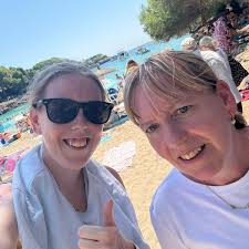 We're staying in Los Zocos from 09 December and have a 3 year old. Anyone  have any experience at this hotel this time of year? Is everything still  open? Please tell me