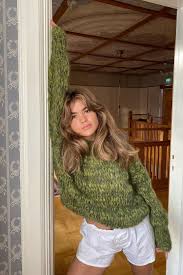 Everything from shags, long and short styles. The Waft Fringe Is Trending And It S Your Ticket To Sexy 70s Cool British Vogue